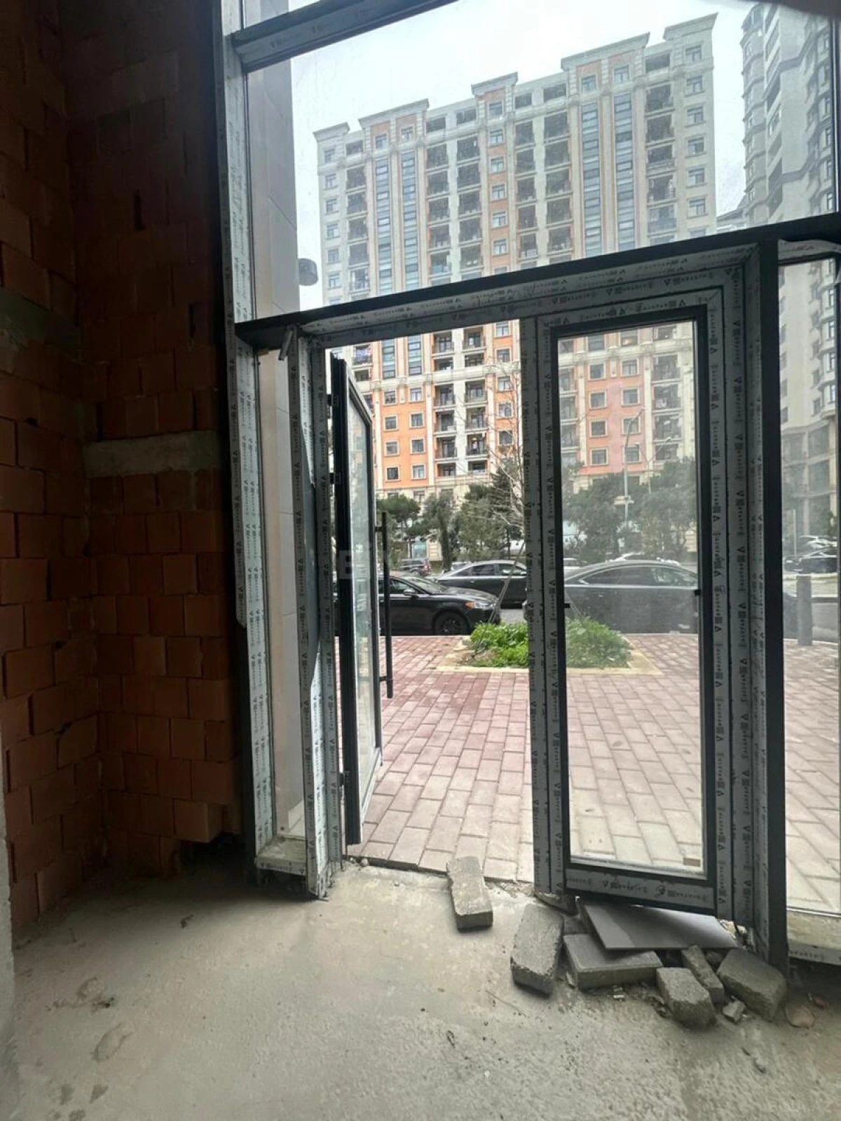 Satılır obyekt 92.5 m²