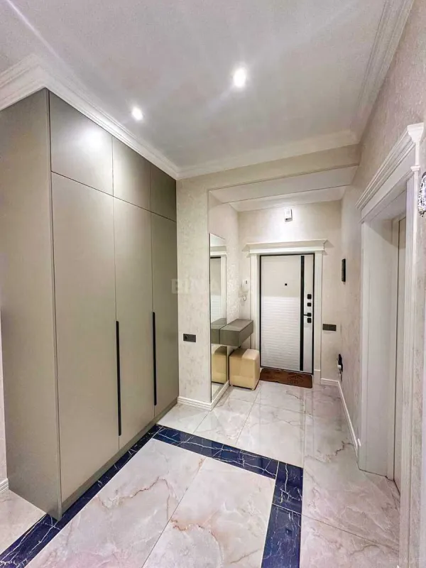 Satılır 3 otaqlı mənzil 140 m²