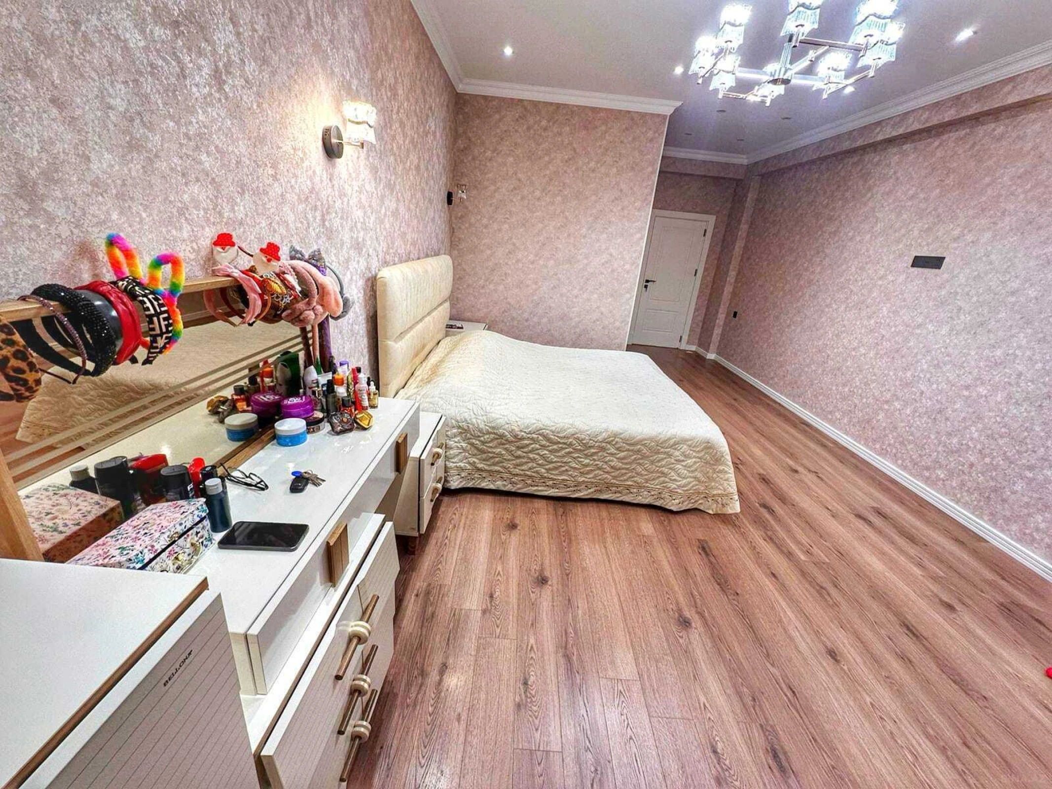 Satılır 3 otaqlı mənzil 140 m²