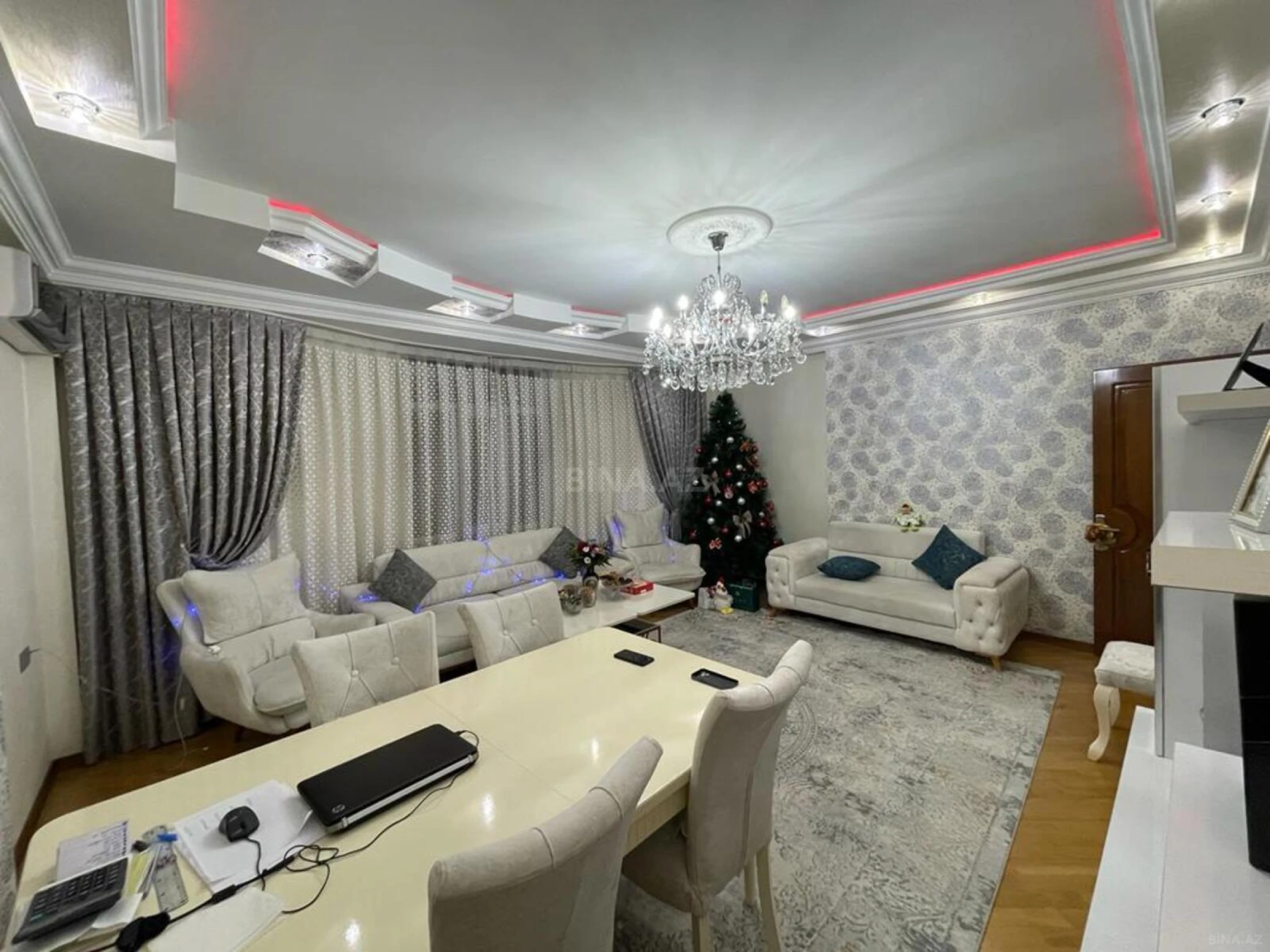 Satılır 3 otaqlı mənzil 108 m²