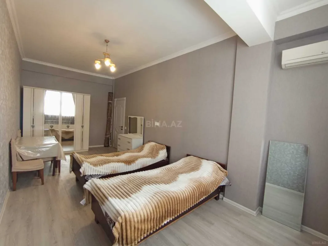Kirayə verilir 2 otaqlı mənzil 85 m²