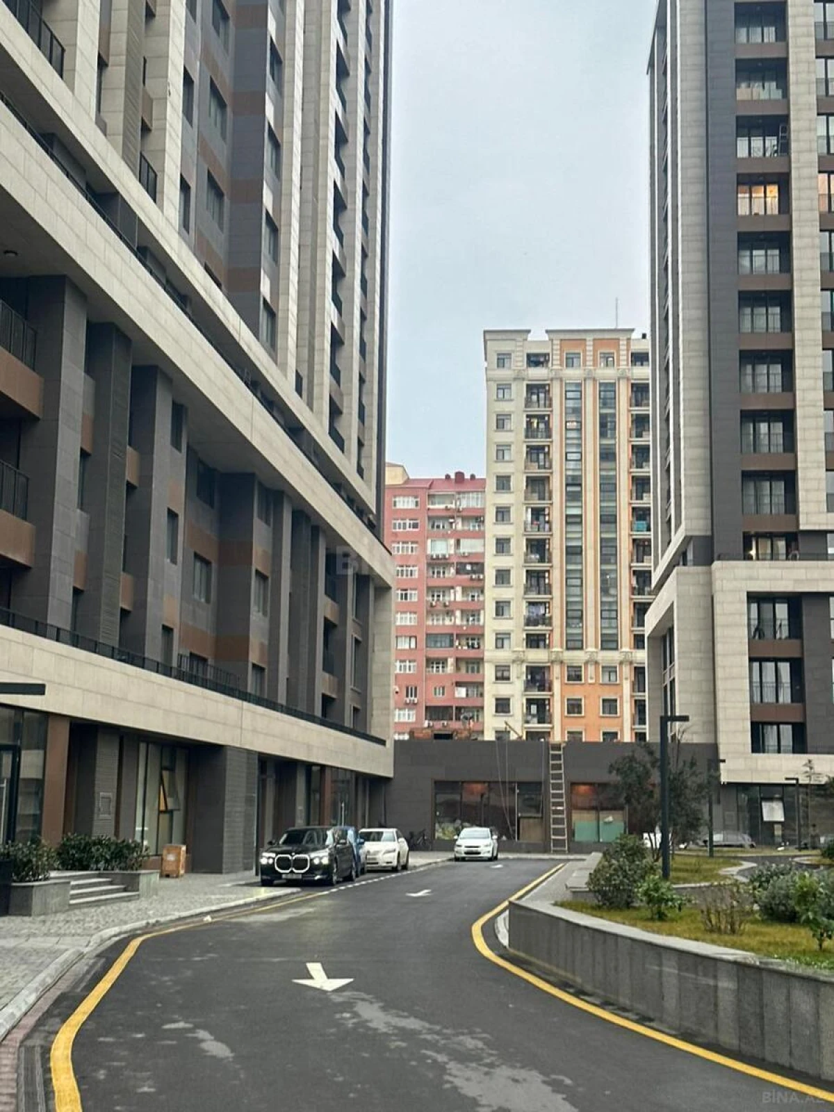 Satılır obyekt 193.8 m²