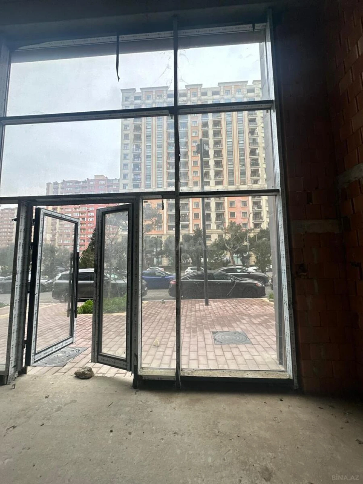 Satılır obyekt 193.8 m²