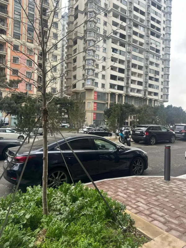 Satılır obyekt 193.8 m²