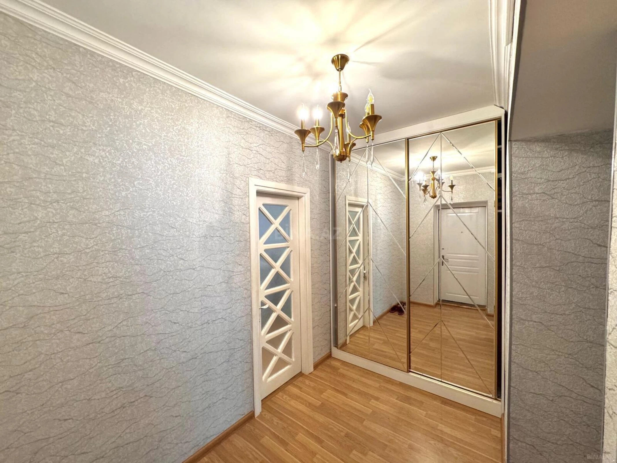 Satılır 2 otaqlı mənzil 55 m²