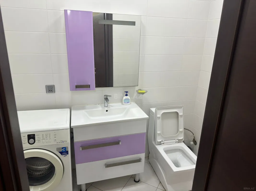 Kirayə verilir 2 otaqlı mənzil 104 m²