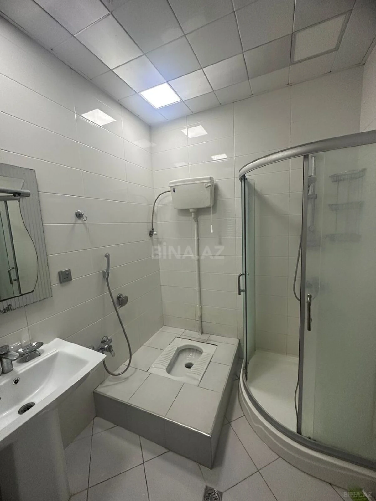 Kirayə verilir 2 otaqlı mənzil 104 m²