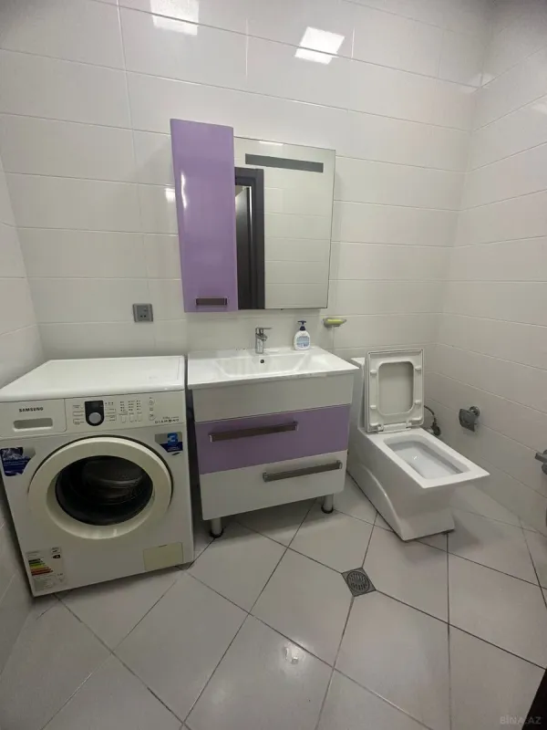 Kirayə verilir 2 otaqlı mənzil 104 m²