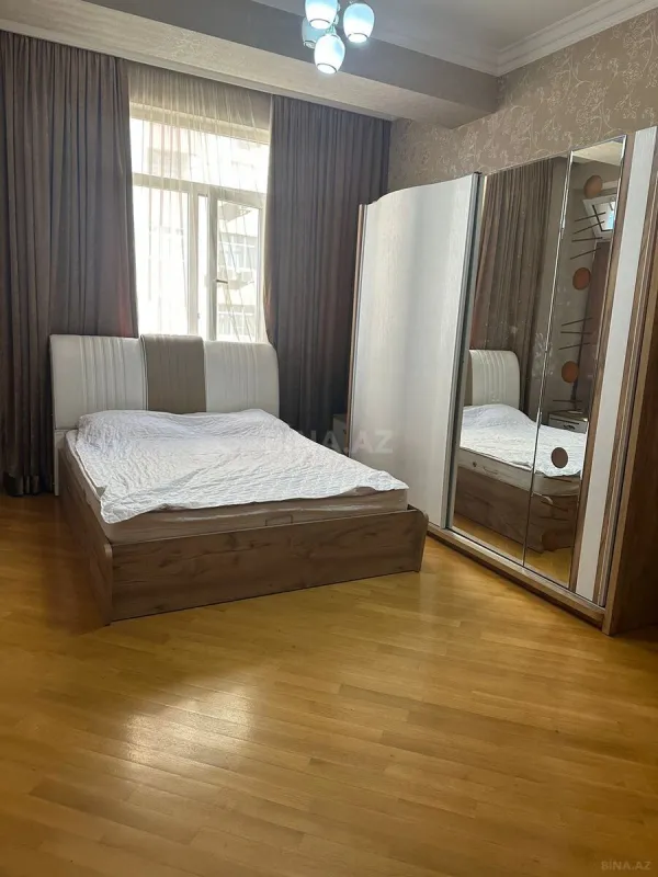 Kirayə verilir 2 otaqlı mənzil 104 m²