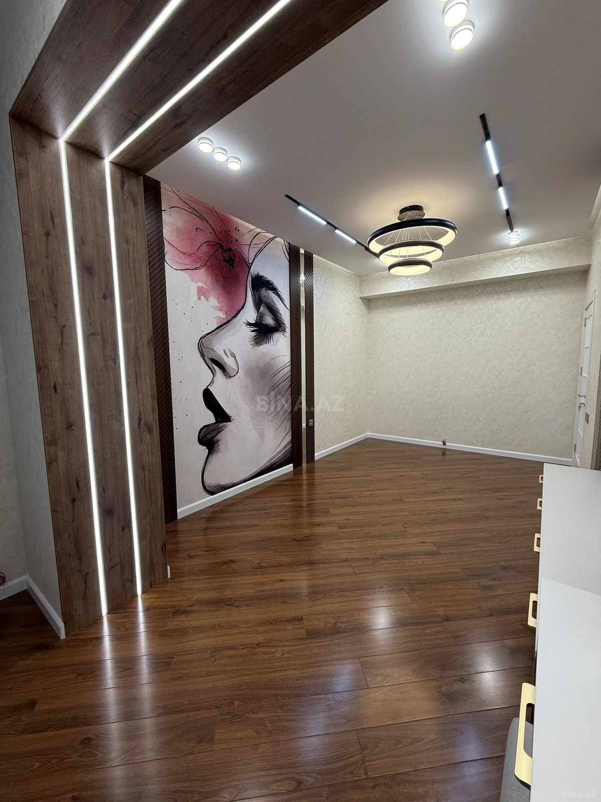 Satılır 2 otaqlı mənzil 84 m²