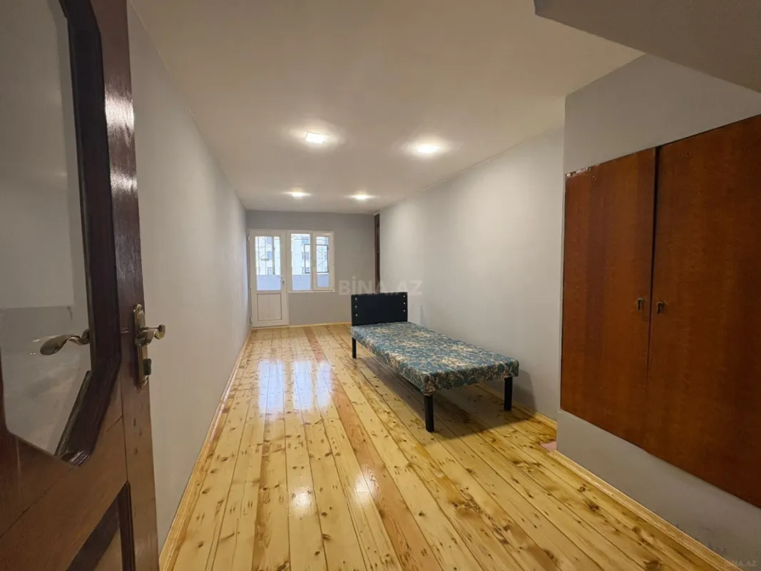 Satılır 3 otaqlı mənzil 200 m²
