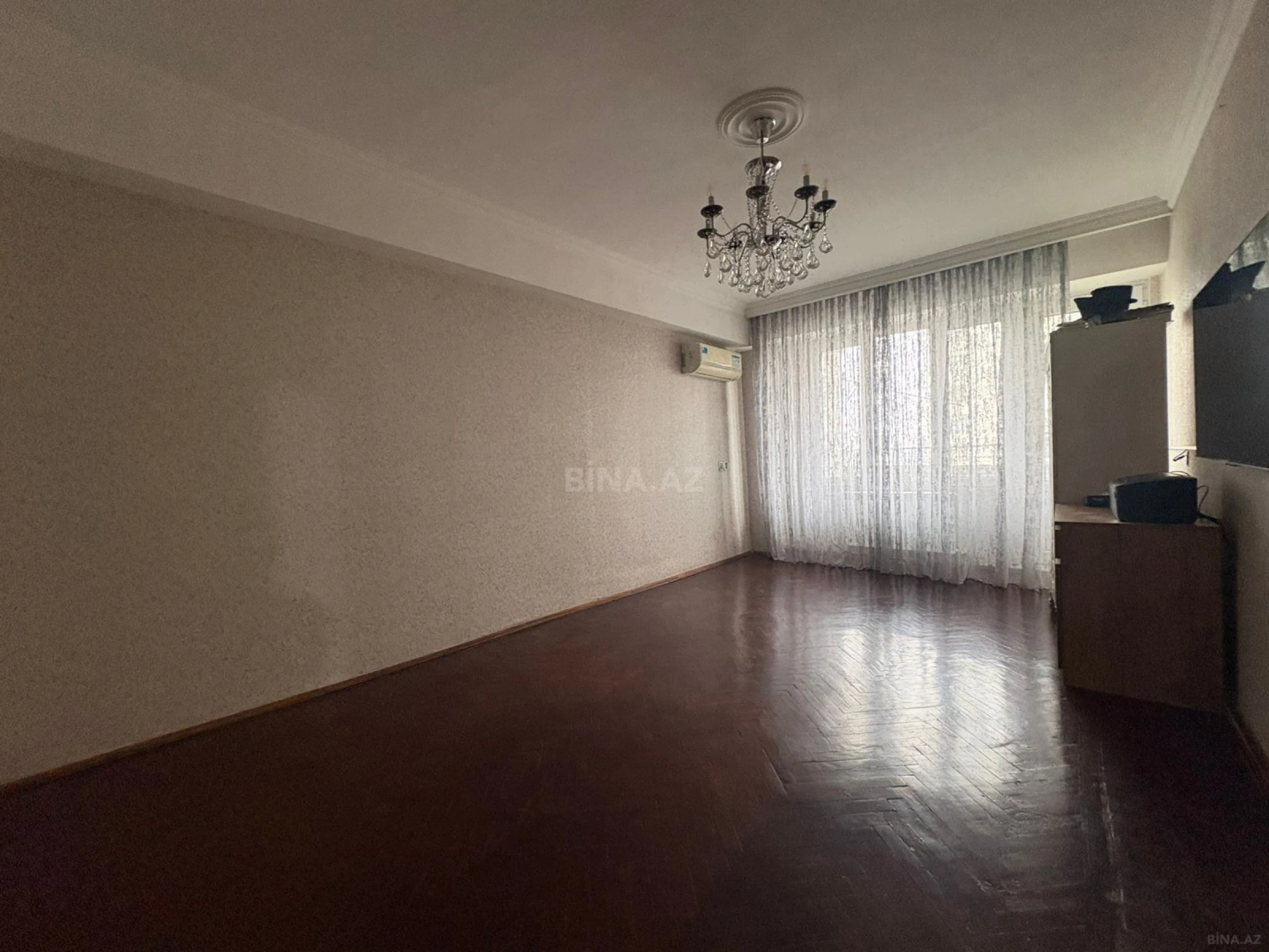 Satılır 3 otaqlı mənzil 200 m²
