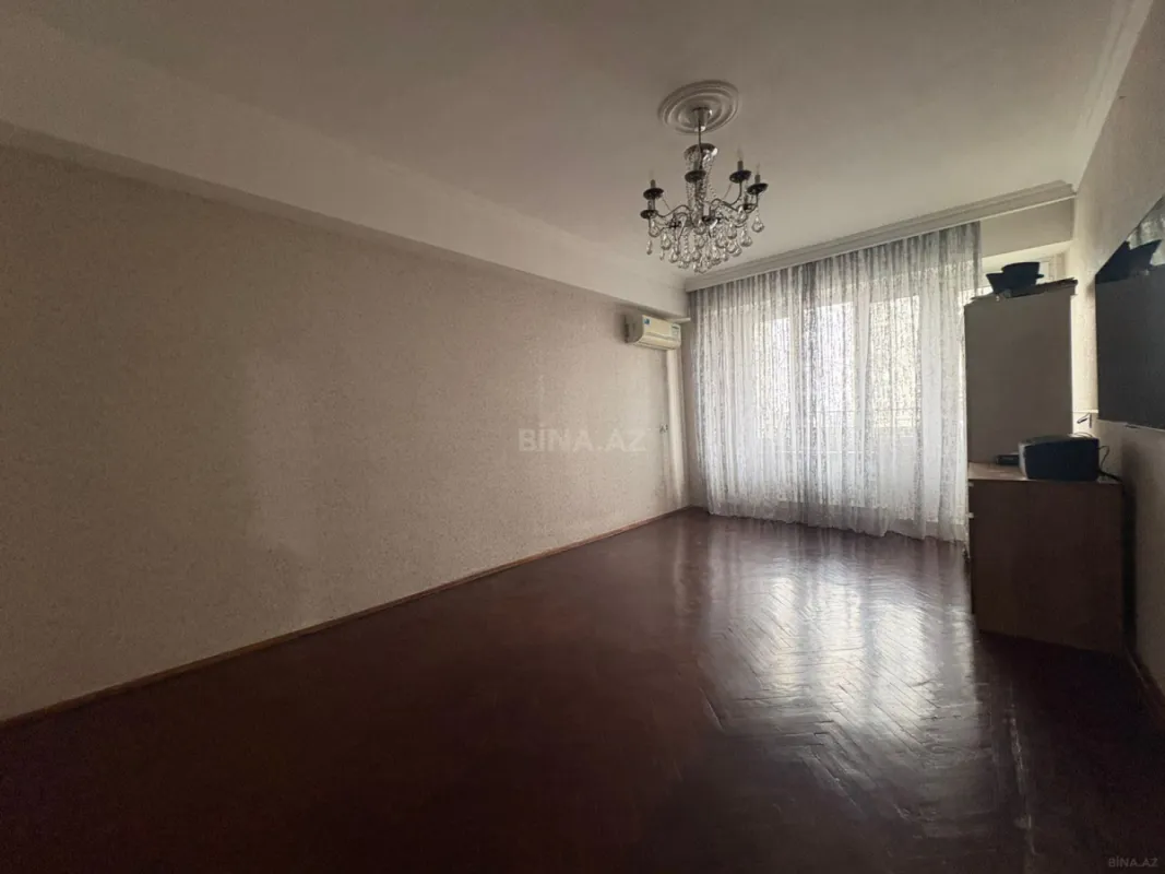 Satılır 3 otaqlı mənzil 200 m²