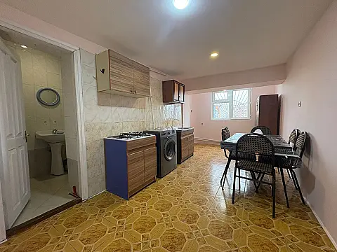 Satılır 3 otaqlı mənzil 200 m²