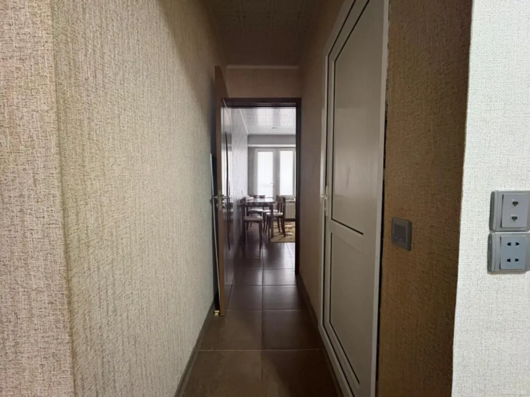 Satılır 3 otaqlı mənzil 200 m²