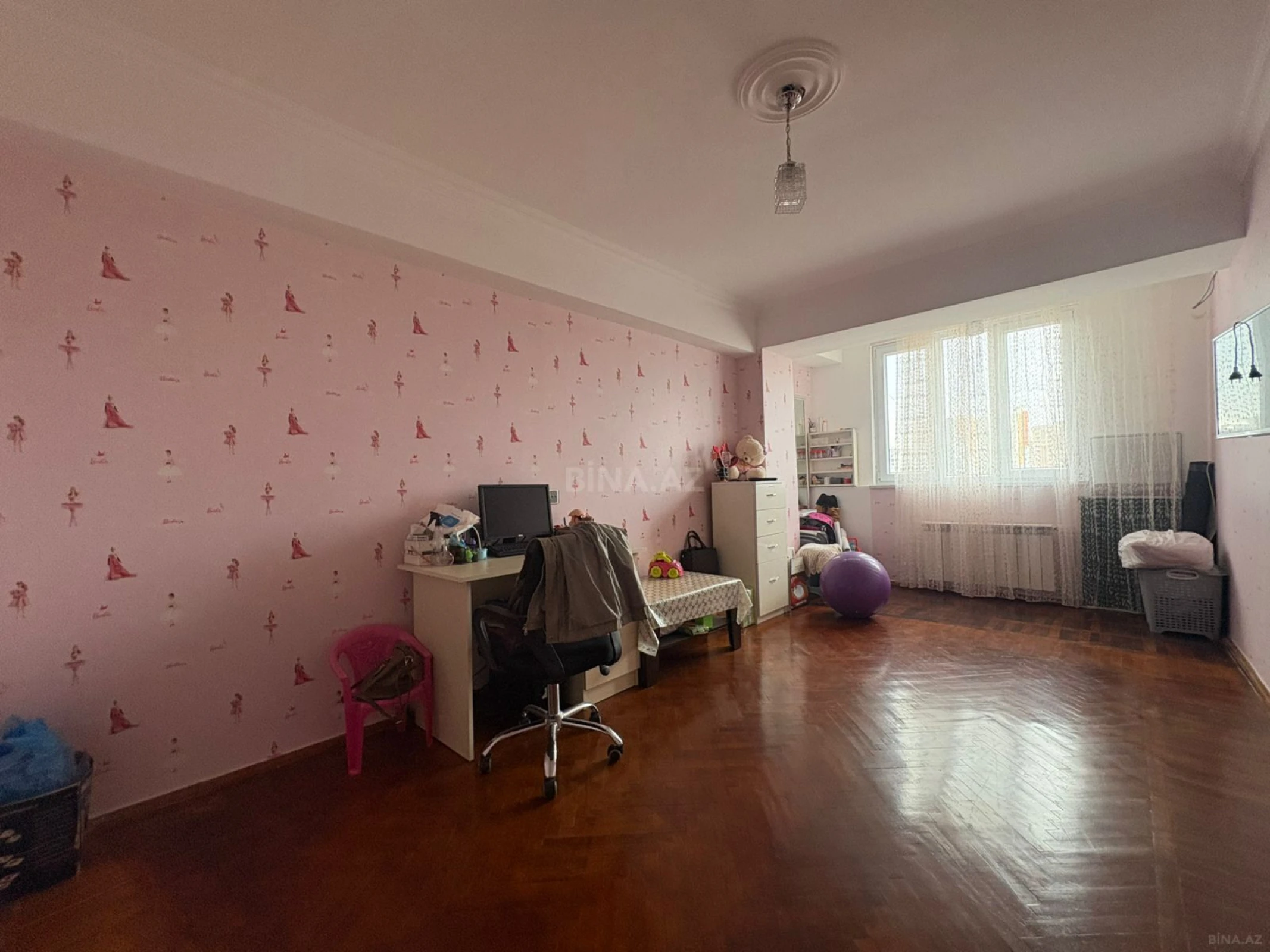 Satılır 3 otaqlı mənzil 200 m²
