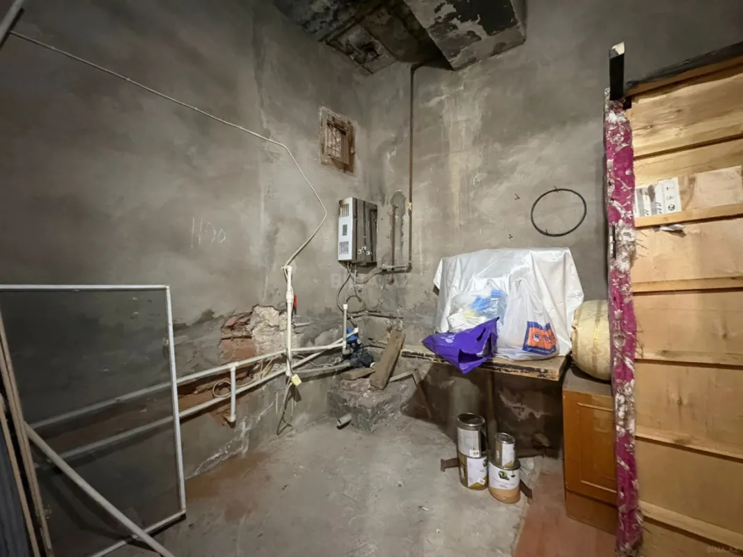 Satılır 3 otaqlı mənzil 200 m²