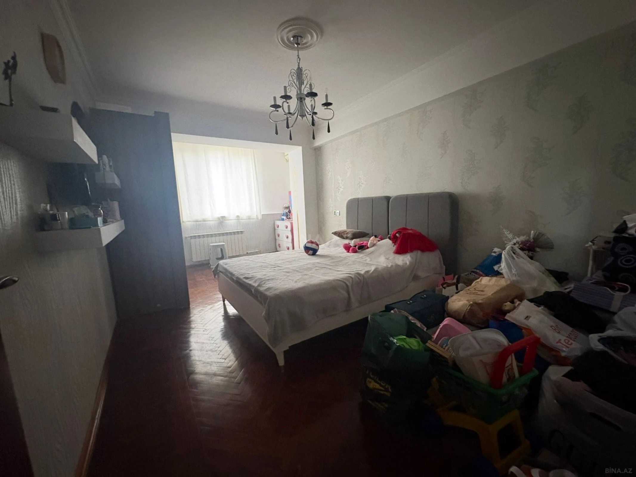 Satılır 3 otaqlı mənzil 200 m²