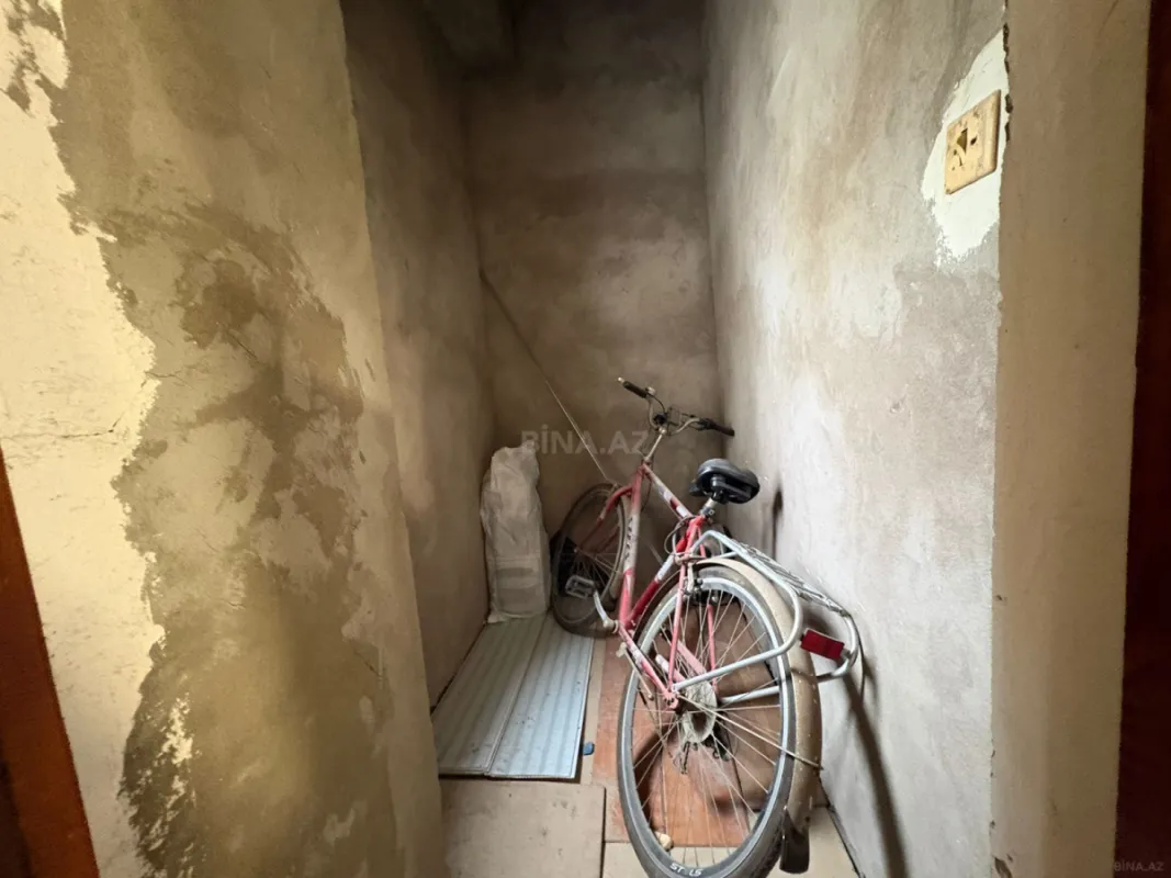 Satılır 3 otaqlı mənzil 200 m²