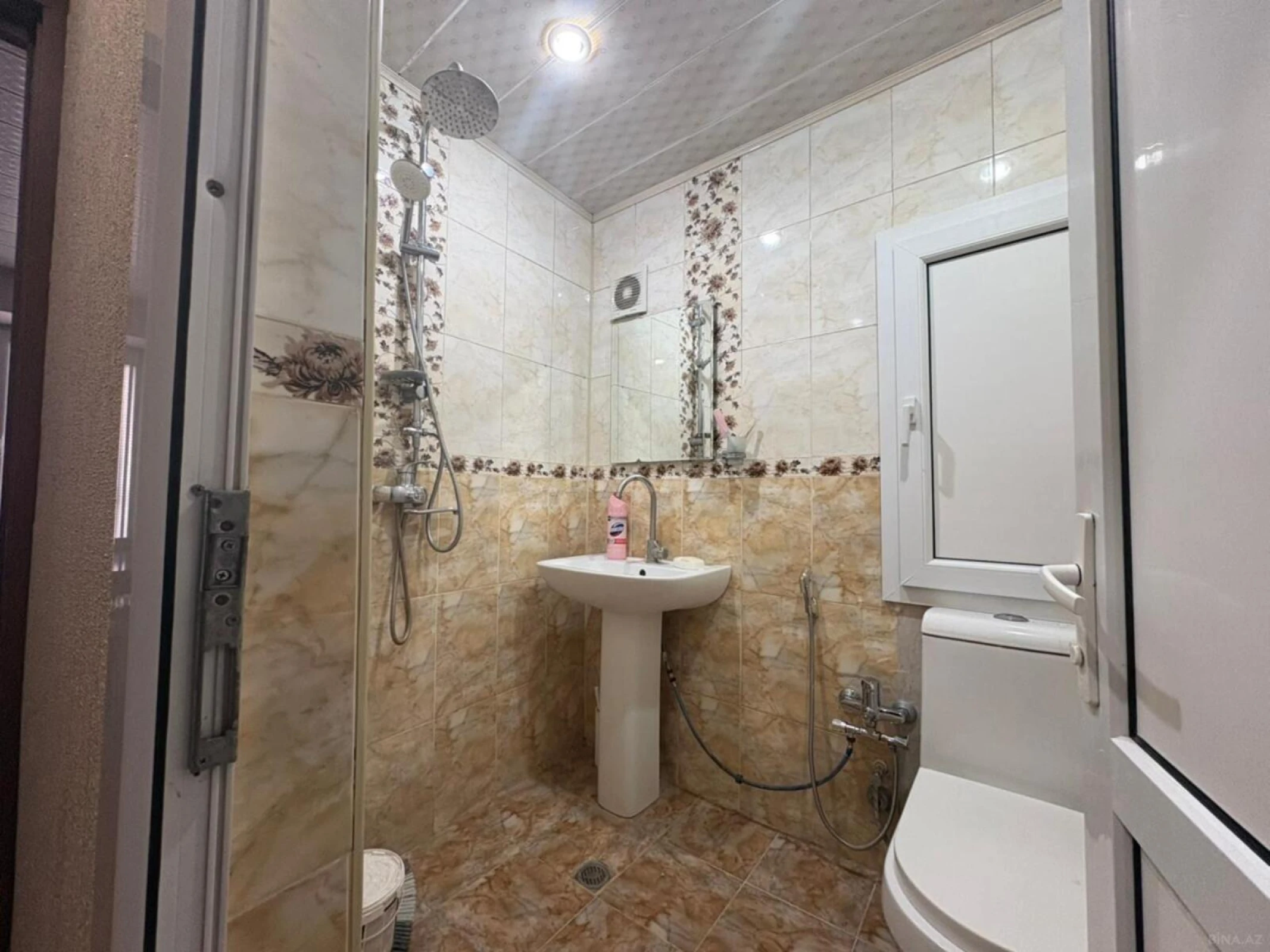 Satılır 3 otaqlı mənzil 200 m²