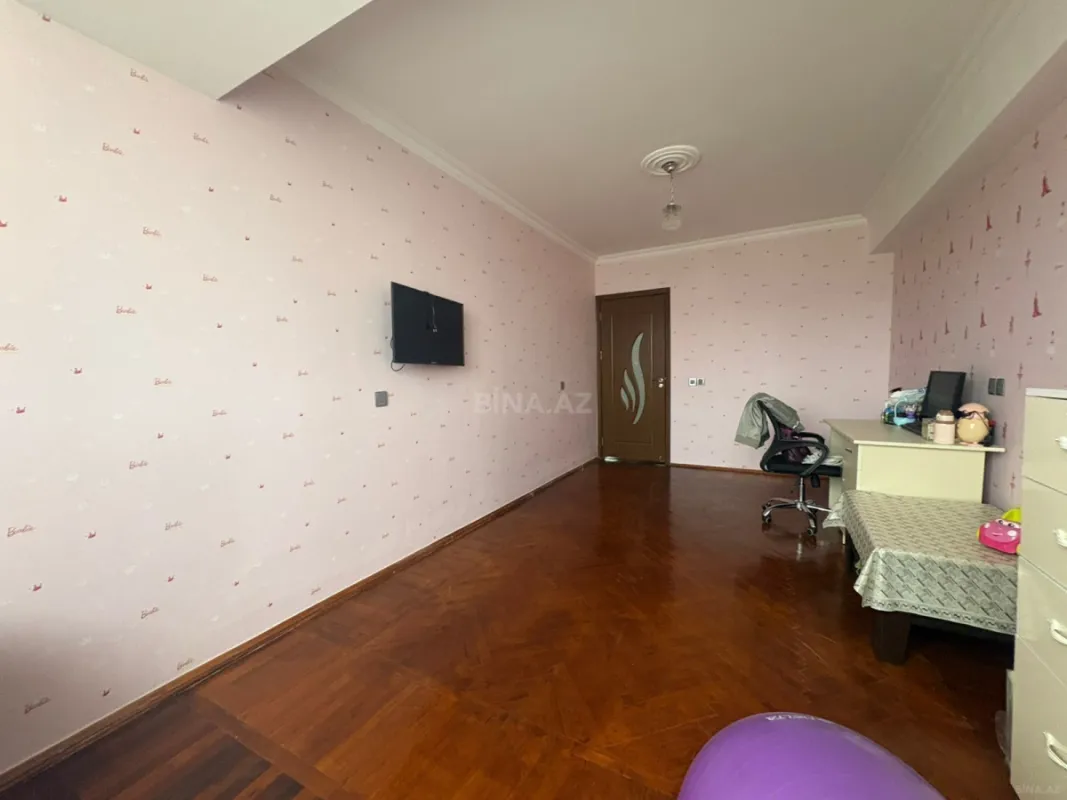 Satılır 3 otaqlı mənzil 200 m²