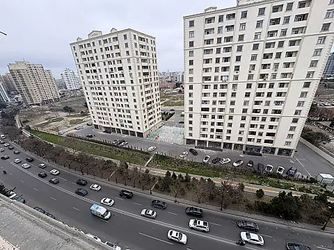 Satılır 3 otaqlı mənzil 200 m²