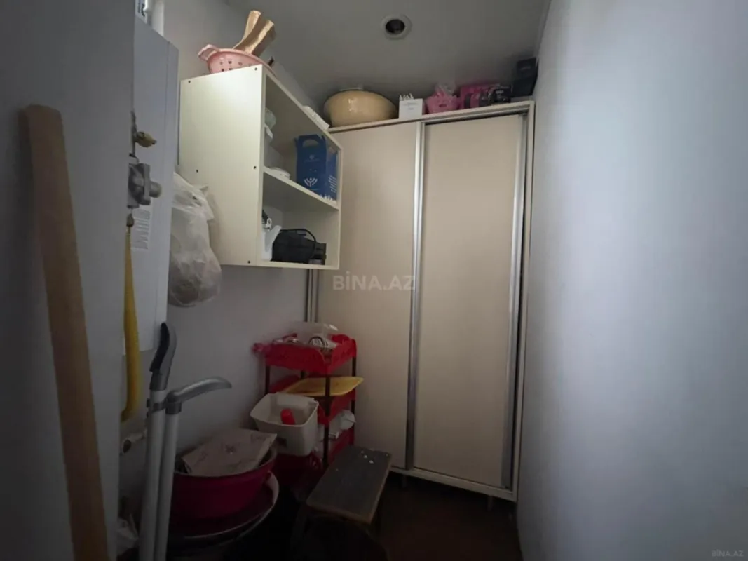 Satılır 3 otaqlı mənzil 200 m²