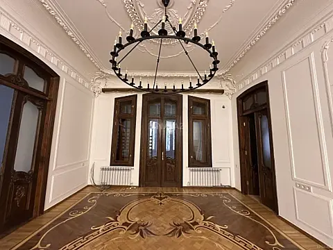 Kirayə verilir 5 otaqlı ofis 200 m²