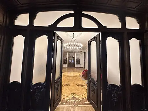 Kirayə verilir 5 otaqlı ofis 200 m²