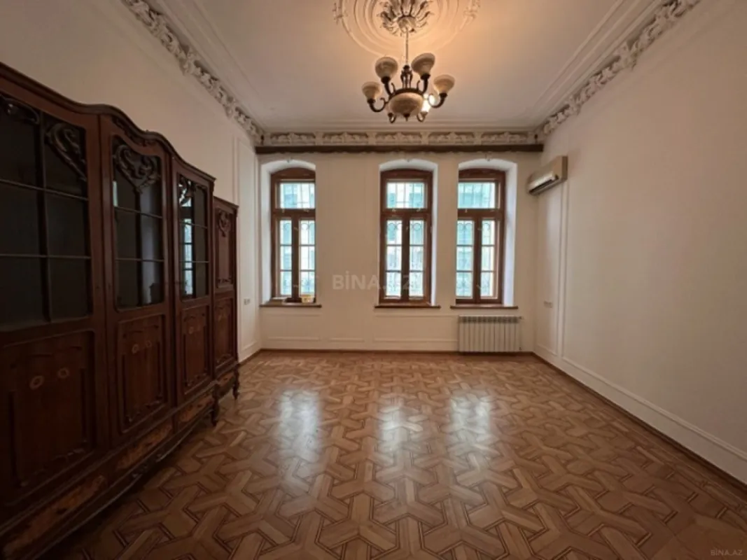 Kirayə verilir 5 otaqlı ofis 200 m²