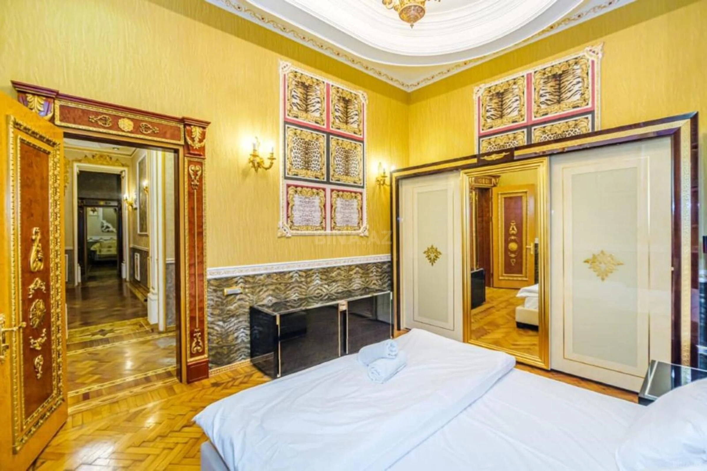 Kirayə verilir 5 otaqlı mənzil 210 m²