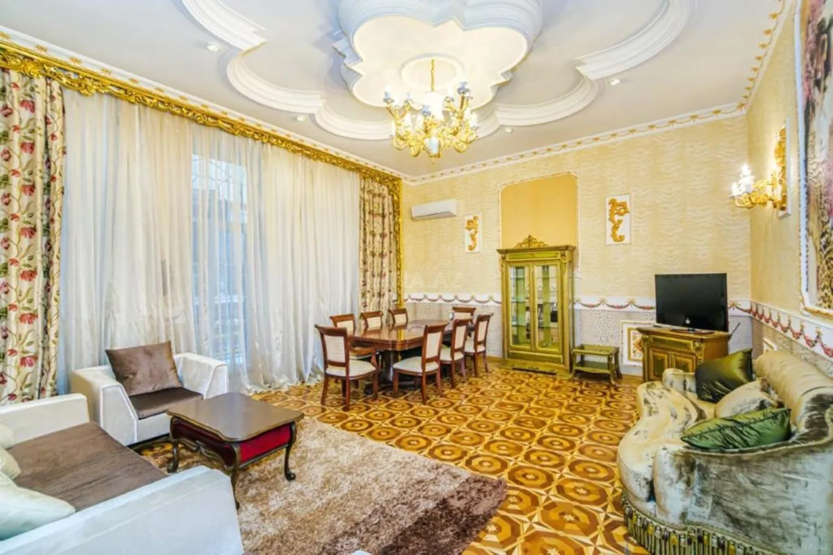 Kirayə verilir 5 otaqlı mənzil 210 m²