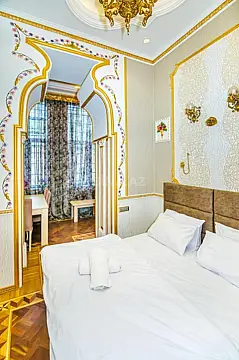 Kirayə verilir 5 otaqlı mənzil 210 m²