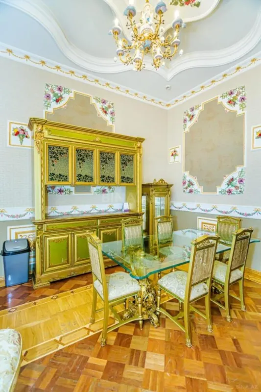 Kirayə verilir 5 otaqlı mənzil 210 m²