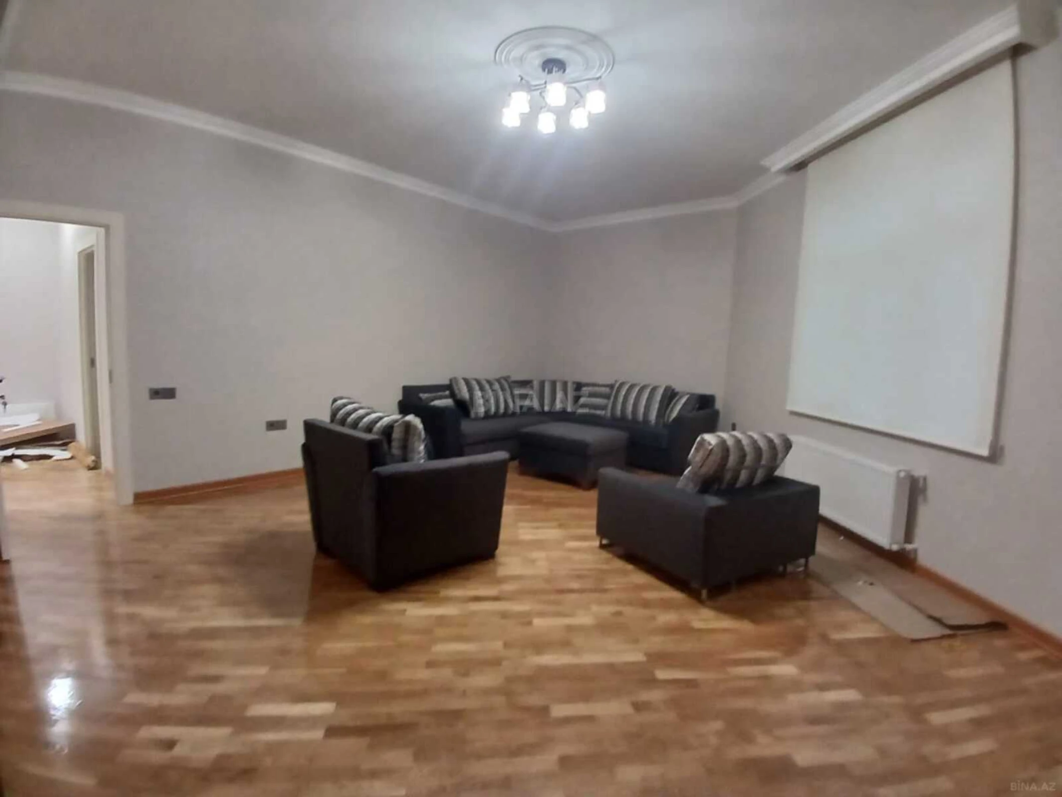 Kirayə verilir 3 otaqlı mənzil 140 m²