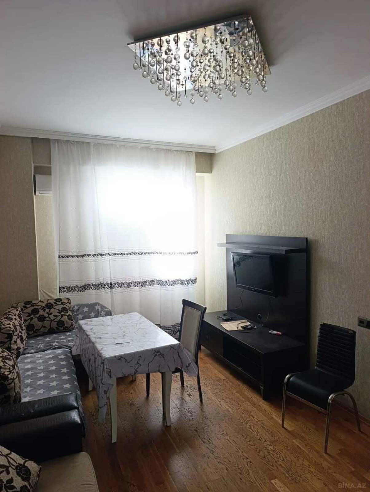 Kirayə verilir 2 otaqlı mənzil 60 m²