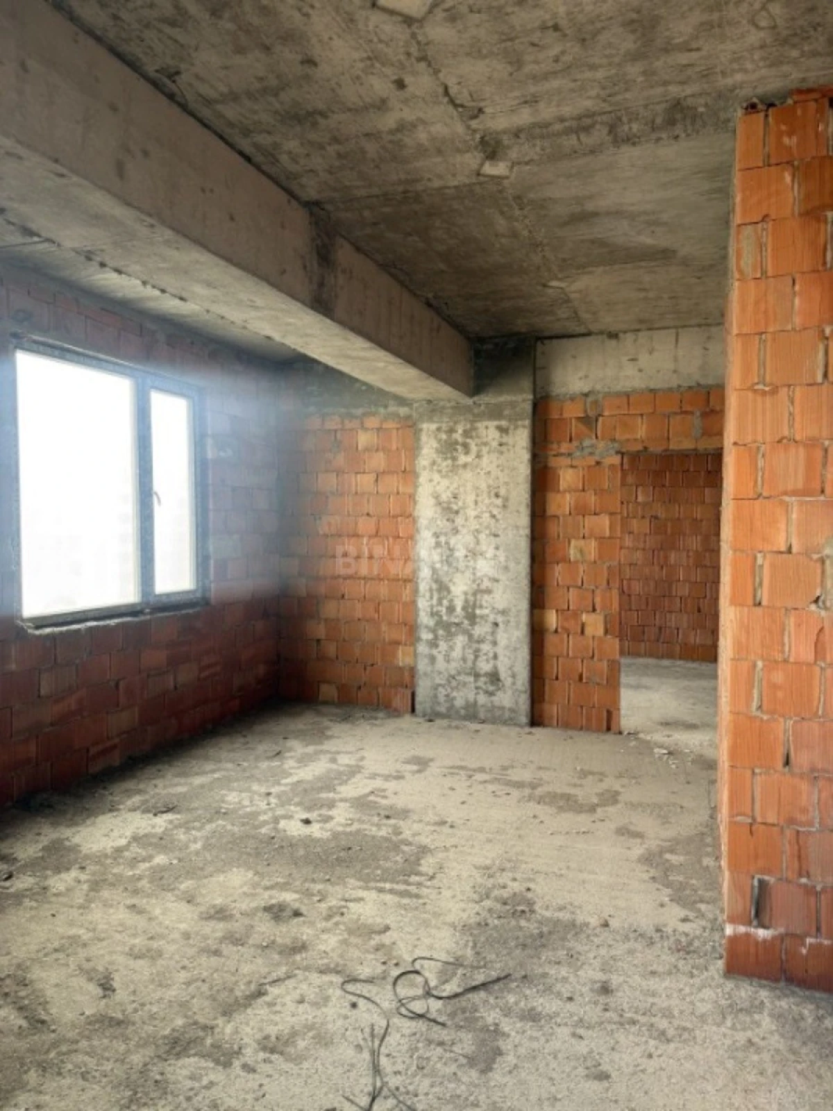 Satılır 3 otaqlı mənzil 154 m²
