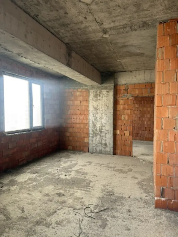 Satılır 3 otaqlı mənzil 154 m²