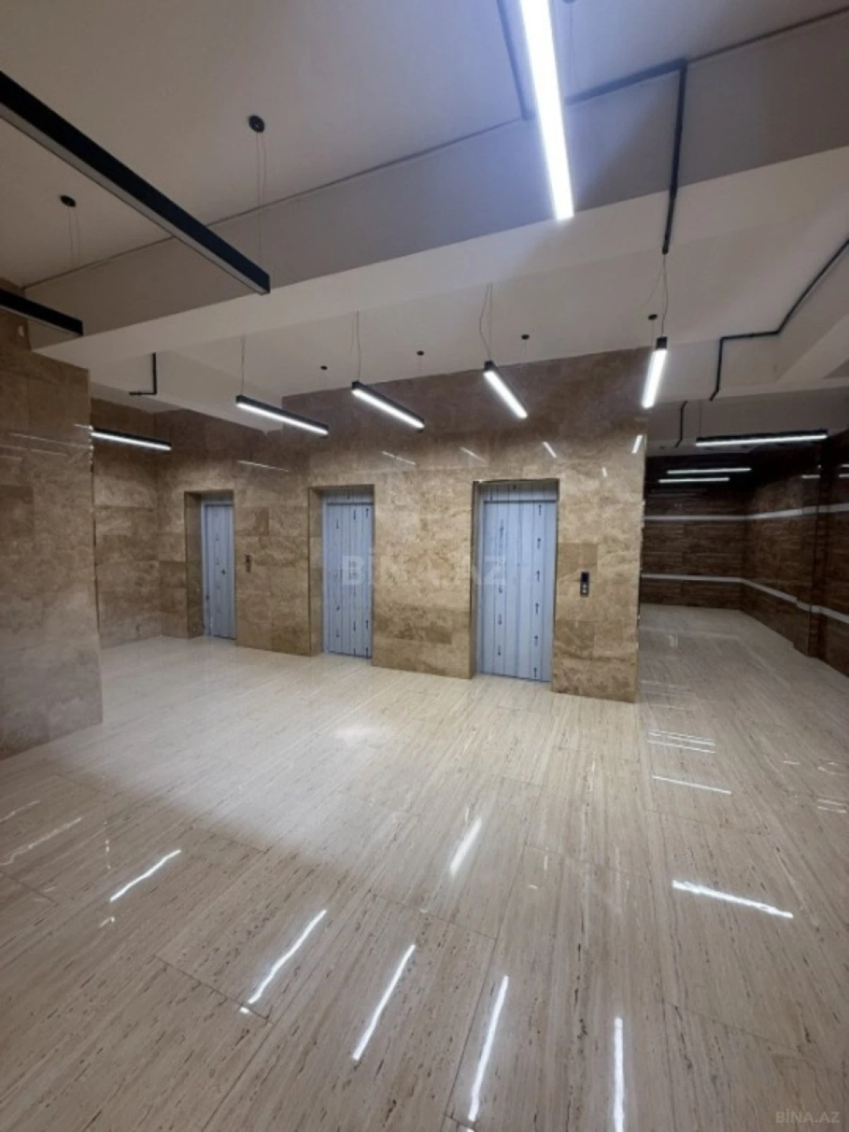 Satılır 3 otaqlı mənzil 154 m²