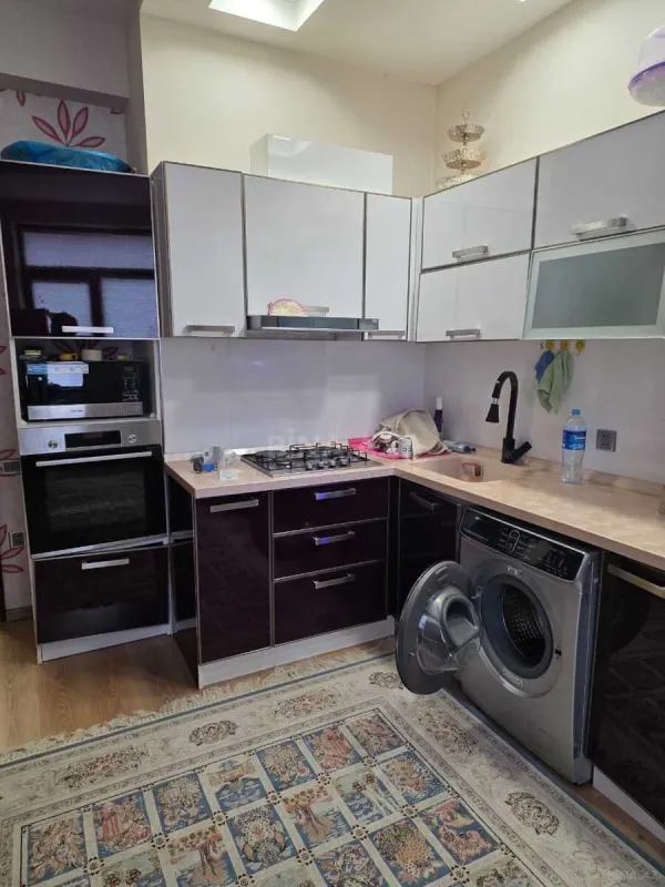 Kirayə verilir 3 otaqlı mənzil 120 m²