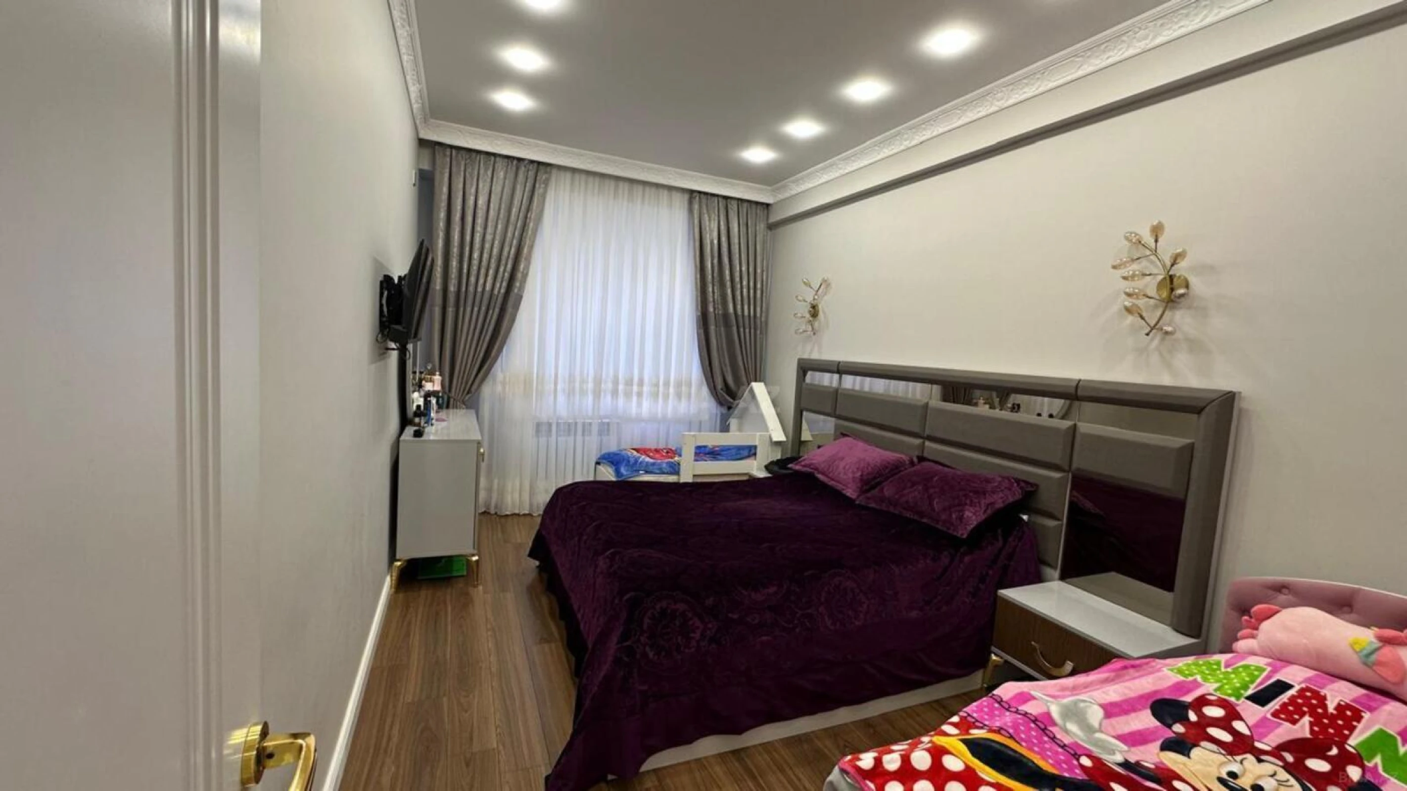 Satılır 2 otaqlı mənzil 82 m²