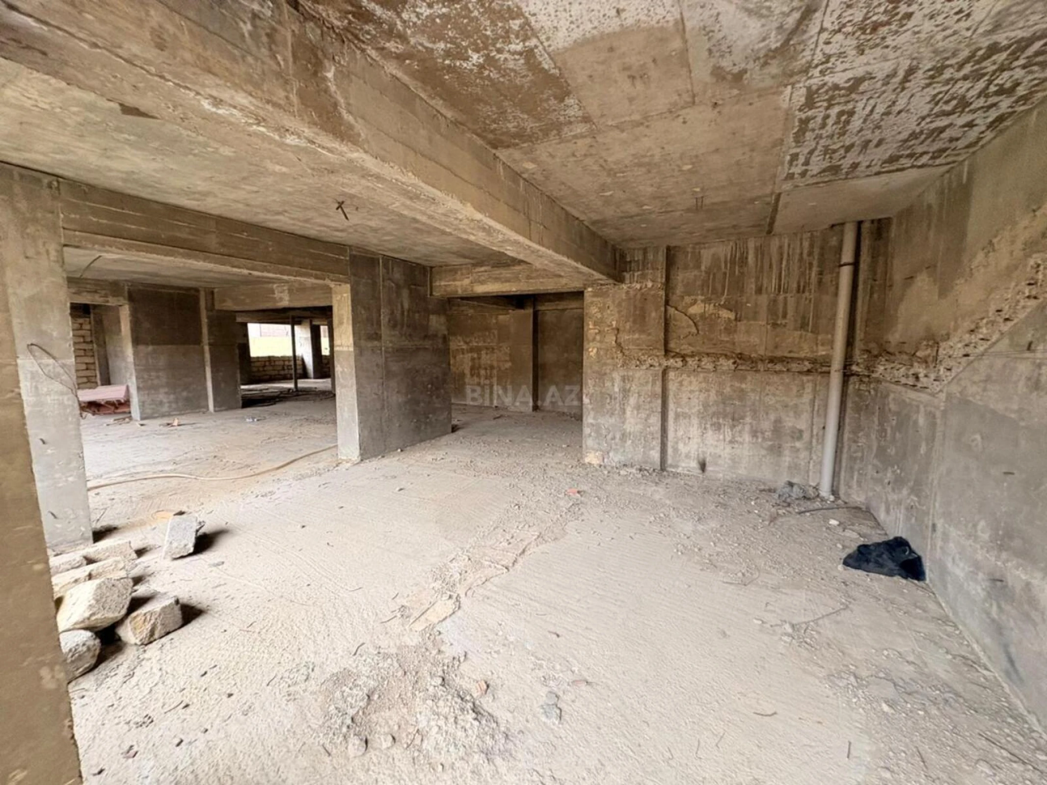 Satılır obyekt 600 m²