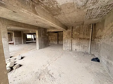 Satılır obyekt 600 m²