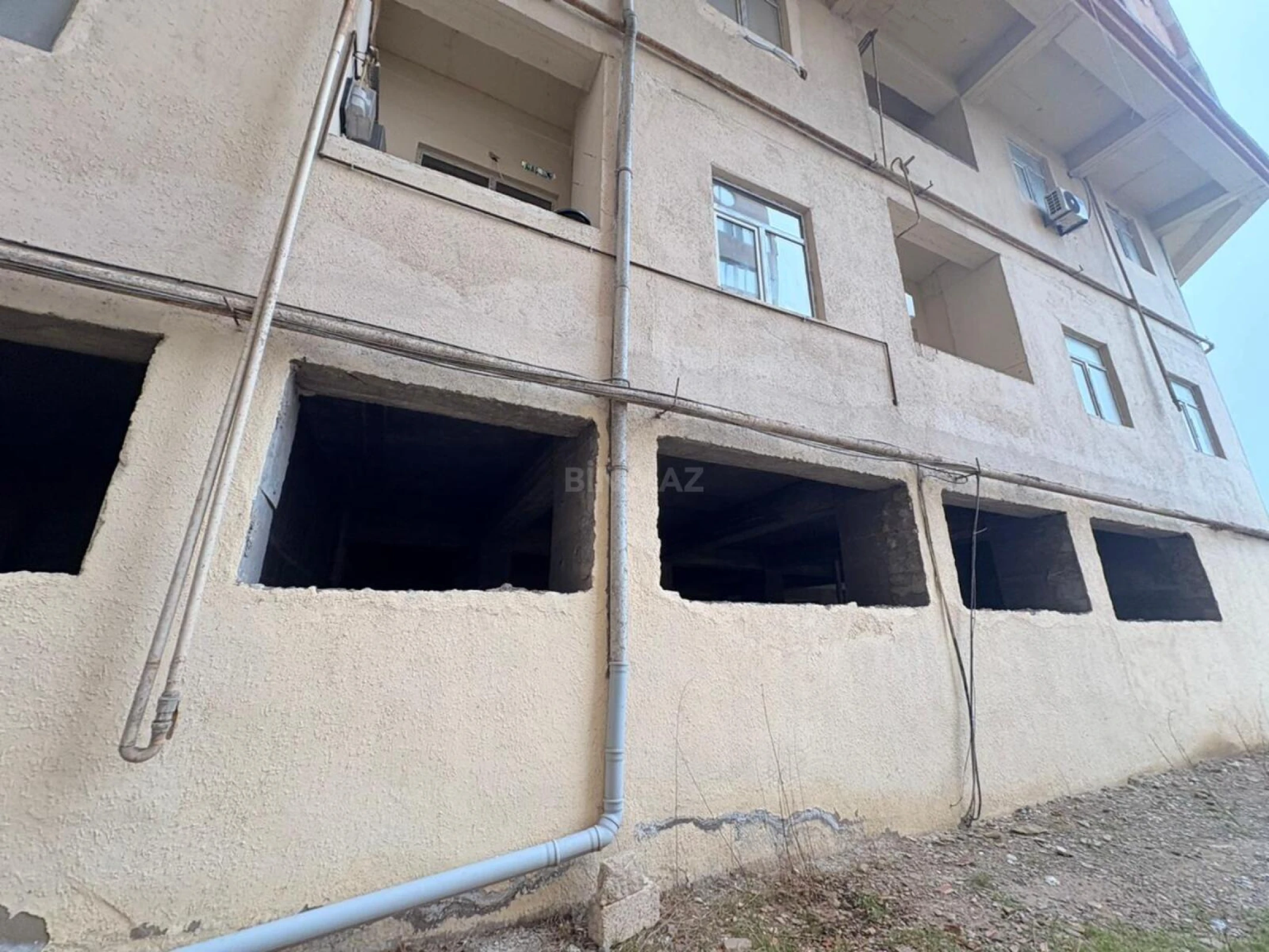 Satılır obyekt 600 m²