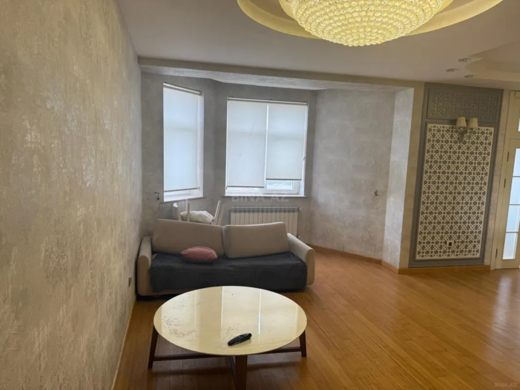 Kirayə verilir 2 otaqlı mənzil 80 m²