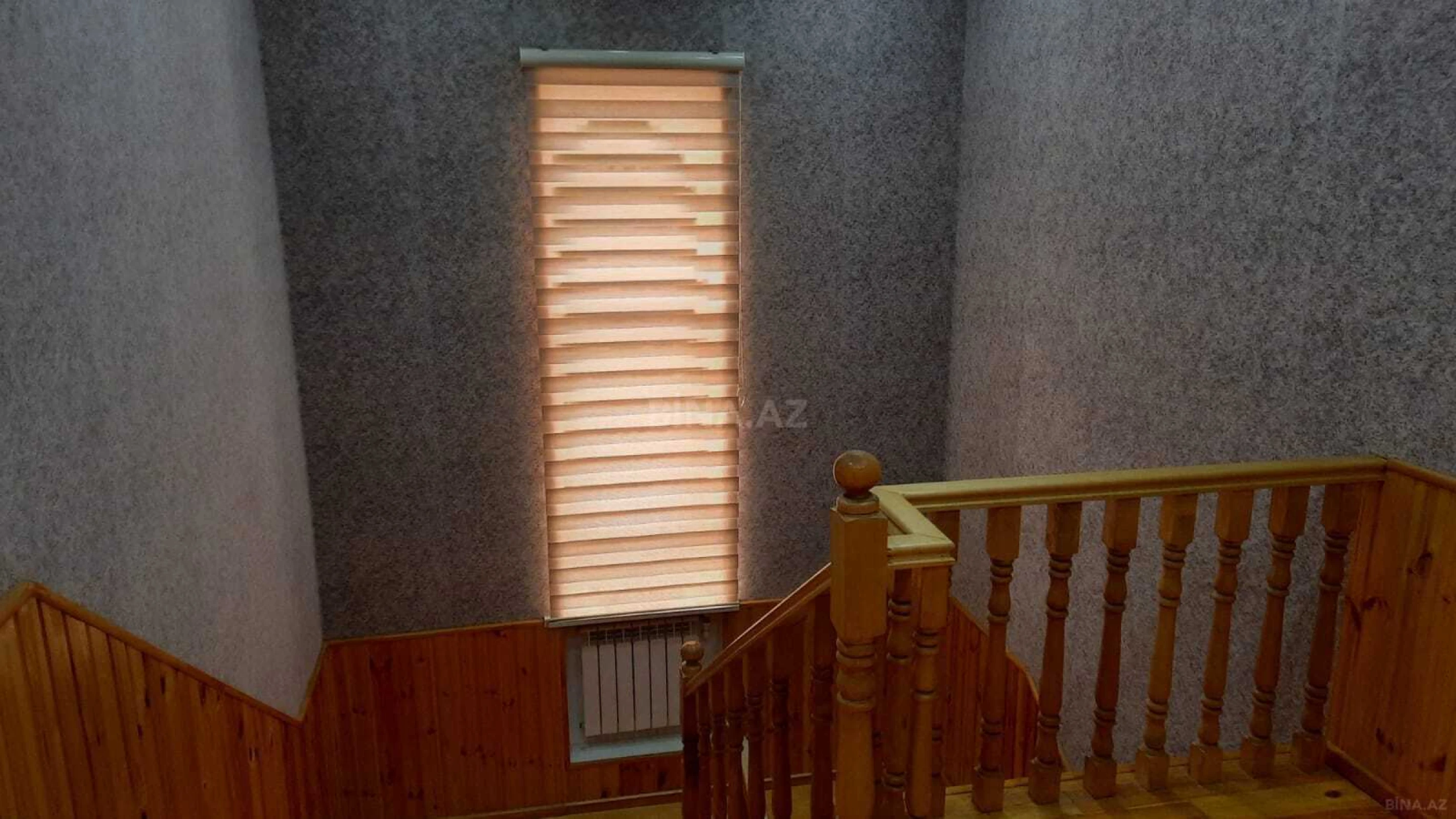 Satılır 5 otaqlı həyət evi 240 m²