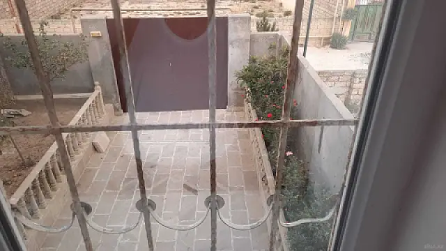 Satılır 5 otaqlı həyət evi 240 m²