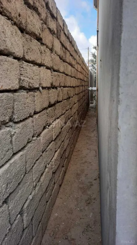 Satılır 5 otaqlı həyət evi 240 m²