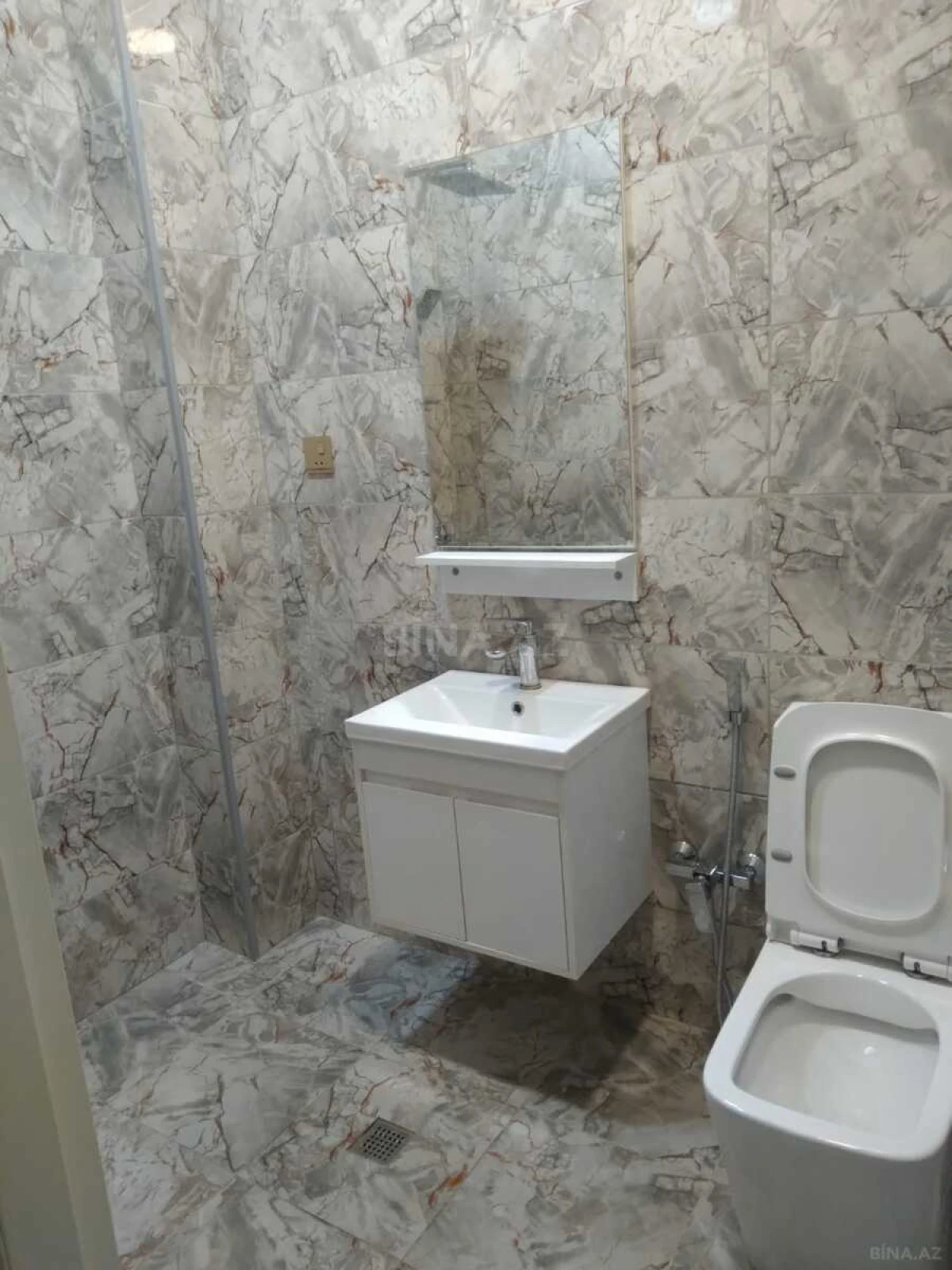 Kirayə verilir 2 otaqlı mənzil 50 m²