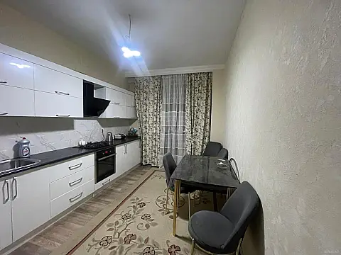 Satılır 2 otaqlı mənzil 75 m²
